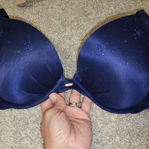 Lot of 2 Victoria Secret bras Fabulous 34DD - Picture 3 of 5